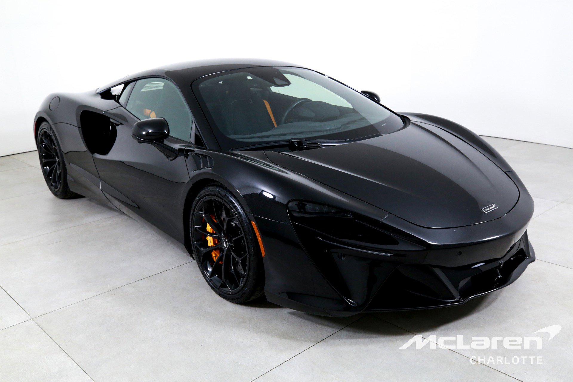 Used 2023 McLaren Artura image 3