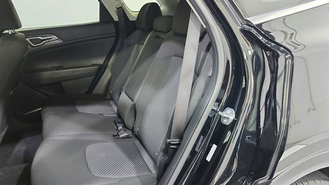Used 2025 Kia Sportage LX FWD image 25