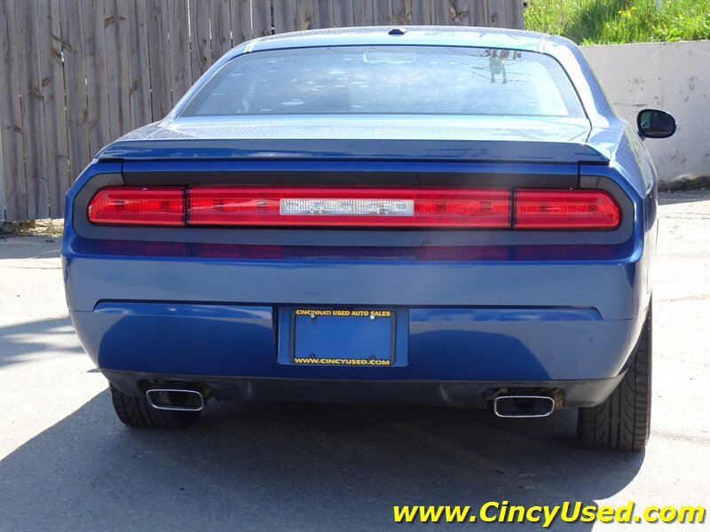 Used 2010 Dodge Challenger R/T RWD image 8