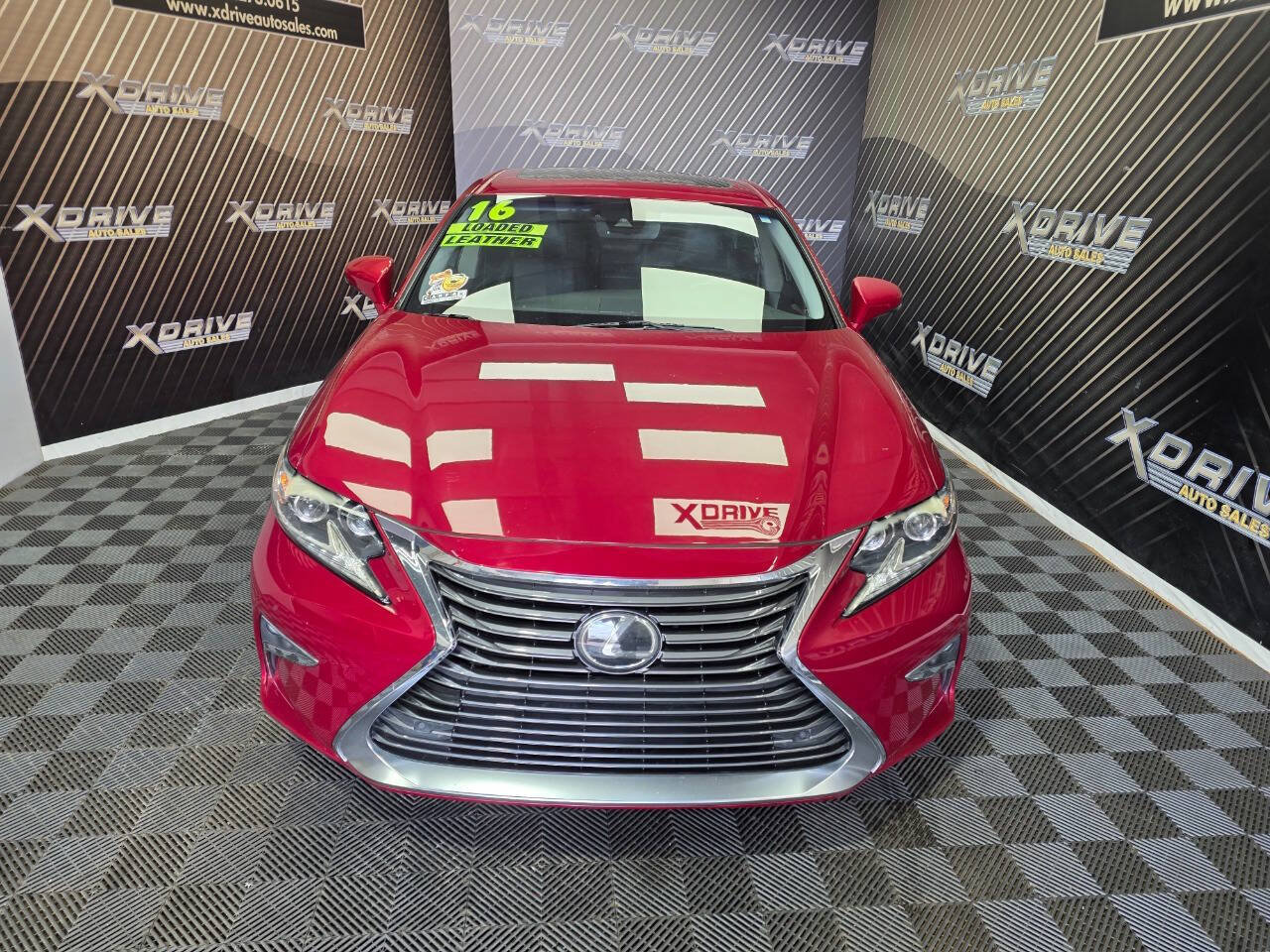 Used 2016 Lexus ES 350 w/ Luxury Package w/Wood Trim FWD image 4