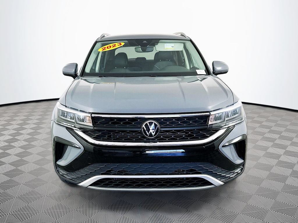 Used 2023 Volkswagen Taos SE w/ Black Wheel Package AWD/4WD image 4