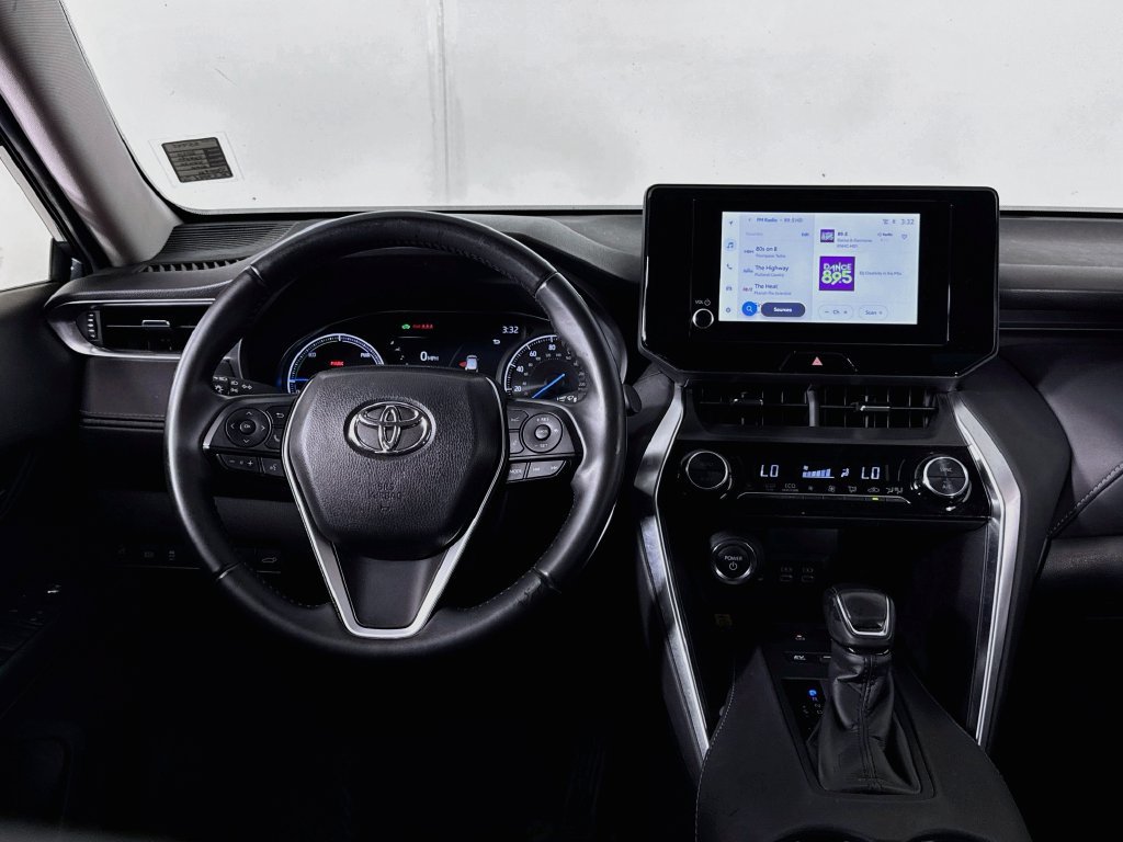 Used 2024 Toyota Venza LE AWD/4WD image 12