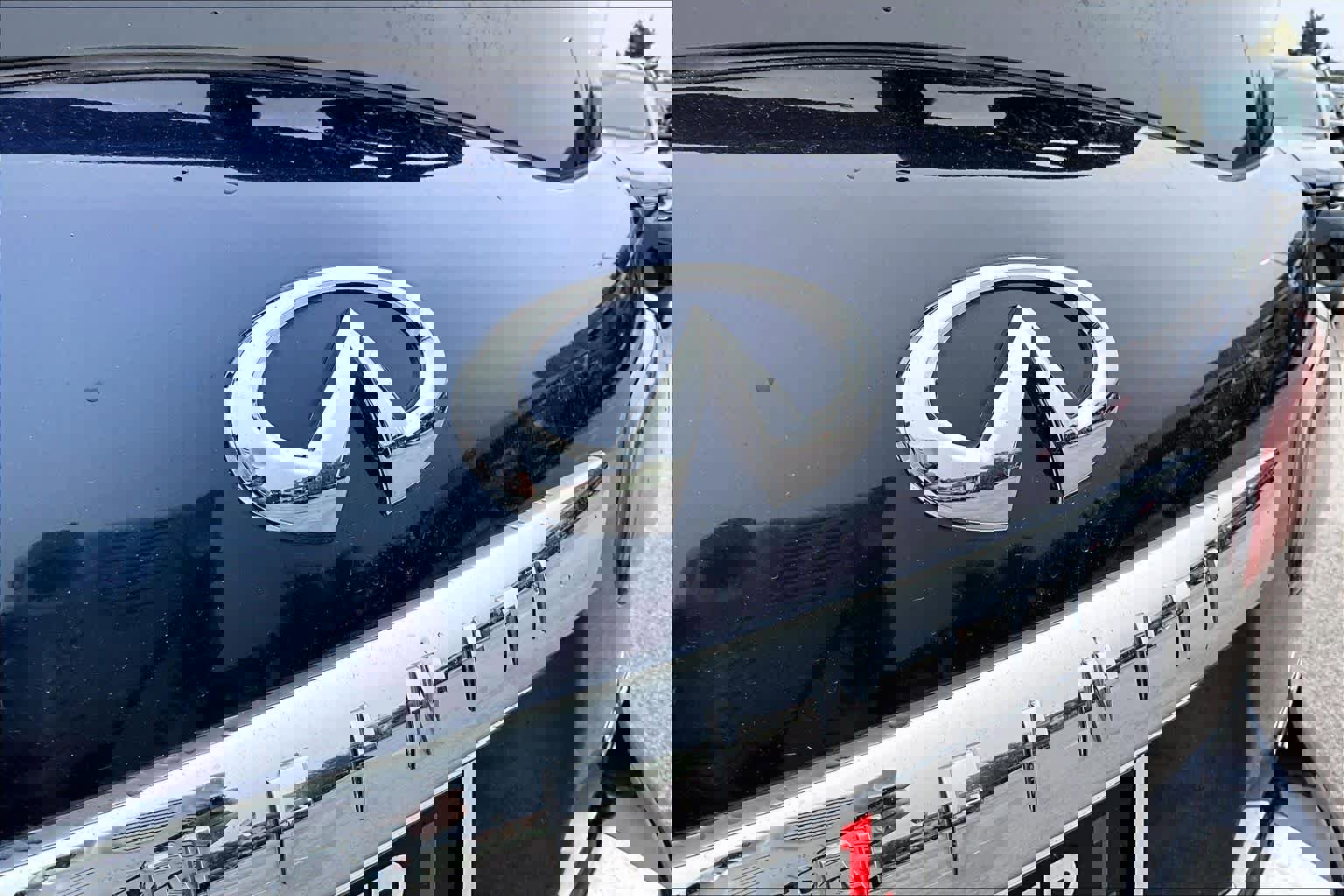 Used 2015 INFINITI QX80 w/ Deluxe Technology Package image 30