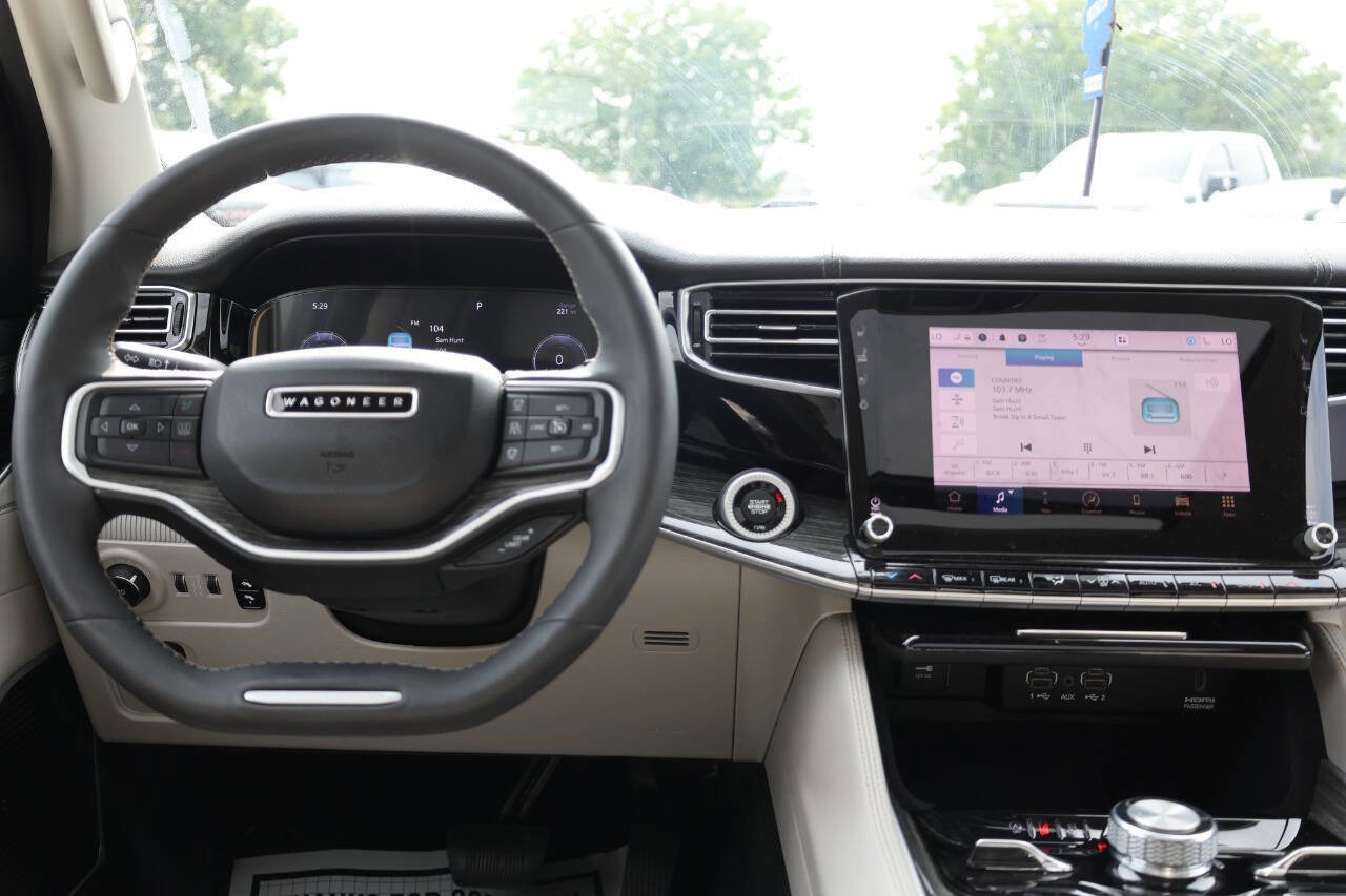 Used 2022 Jeep Wagoneer Series III w/ Premium Group I image 25