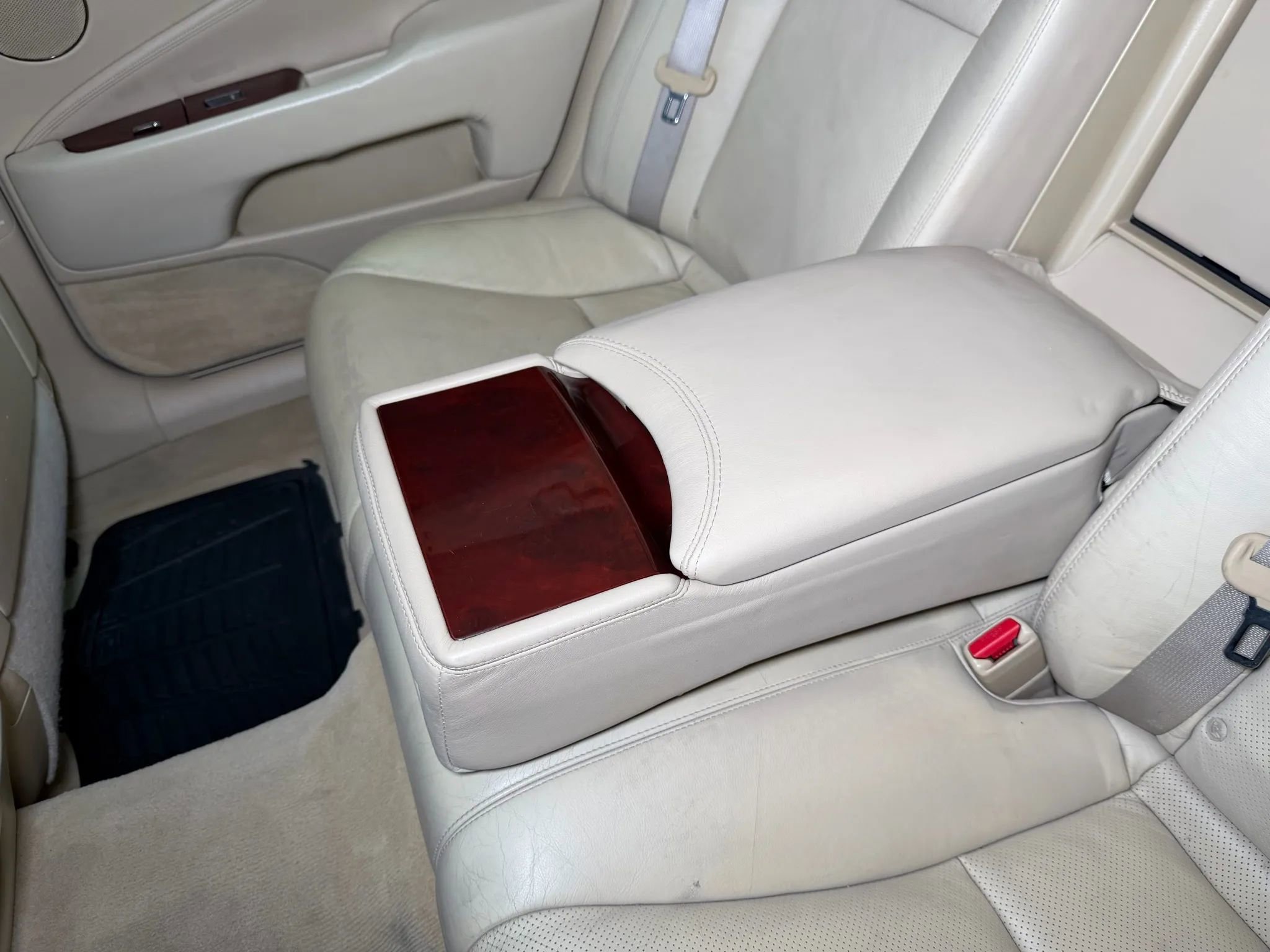 Used 2009 Lexus LS 460 AWD w/ Comfort Seating Pkg image 23