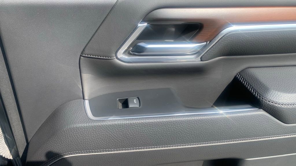 Used 2024 GMC Sierra 2500 Denali w/ Denali Reserve Package image 14