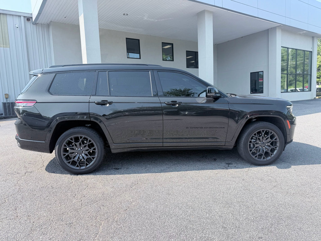Used 2024 Jeep Grand Cherokee L Summit AWD/4WD image 4
