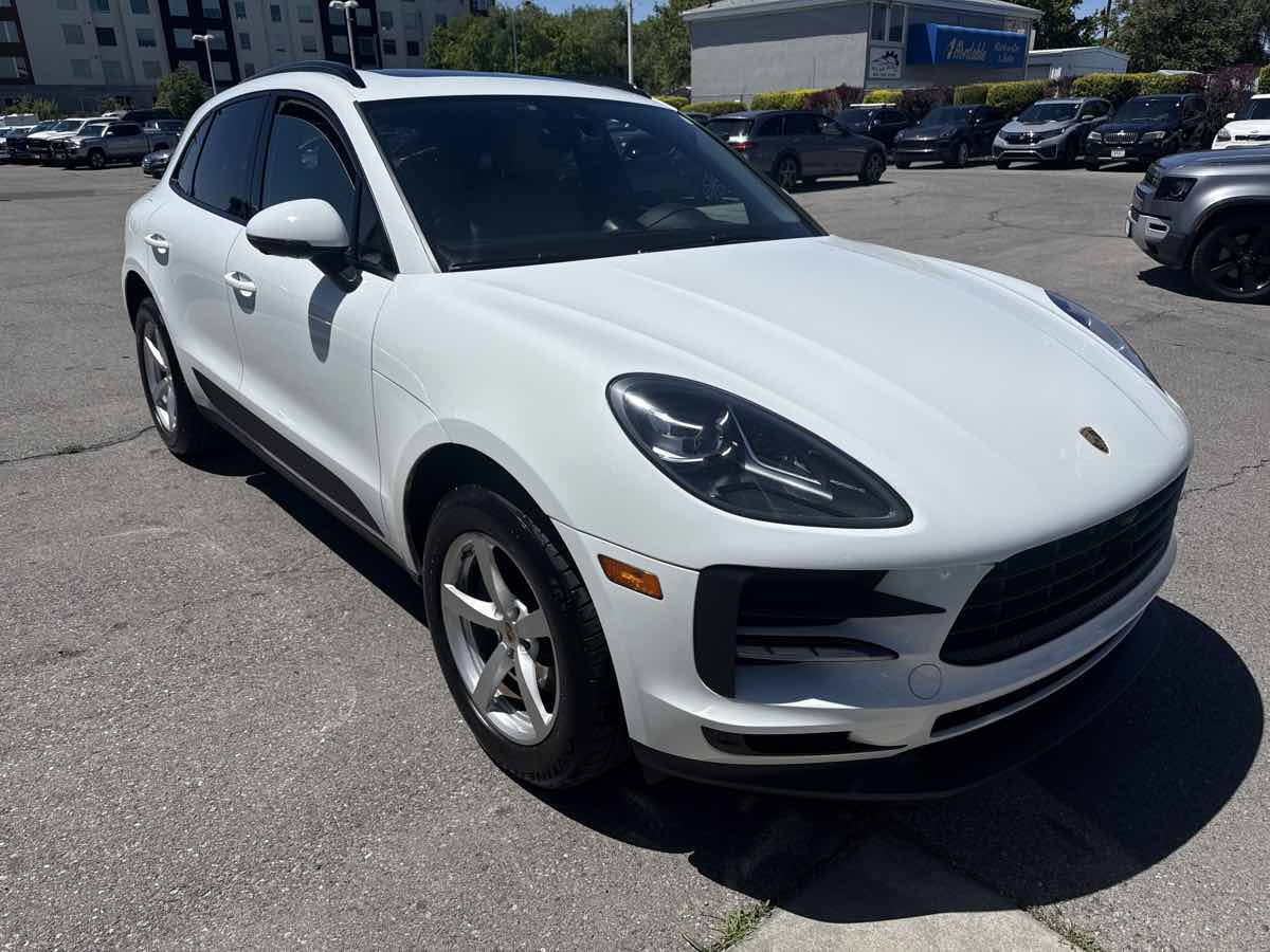 Used 2019 Porsche Macan AWD/4WD image 4