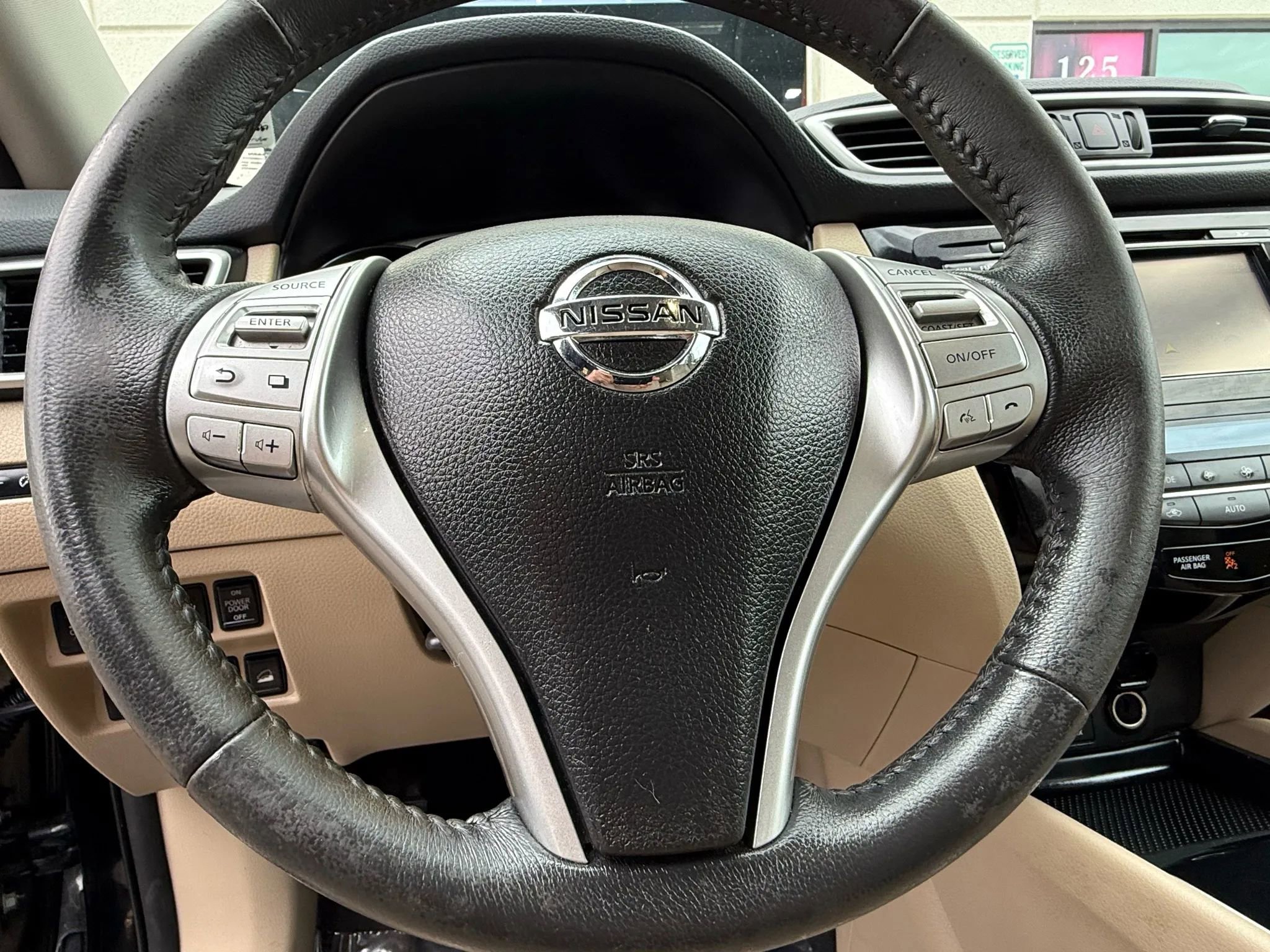 Used 2016 Nissan Rogue SL w/ SL Premium Package image 27