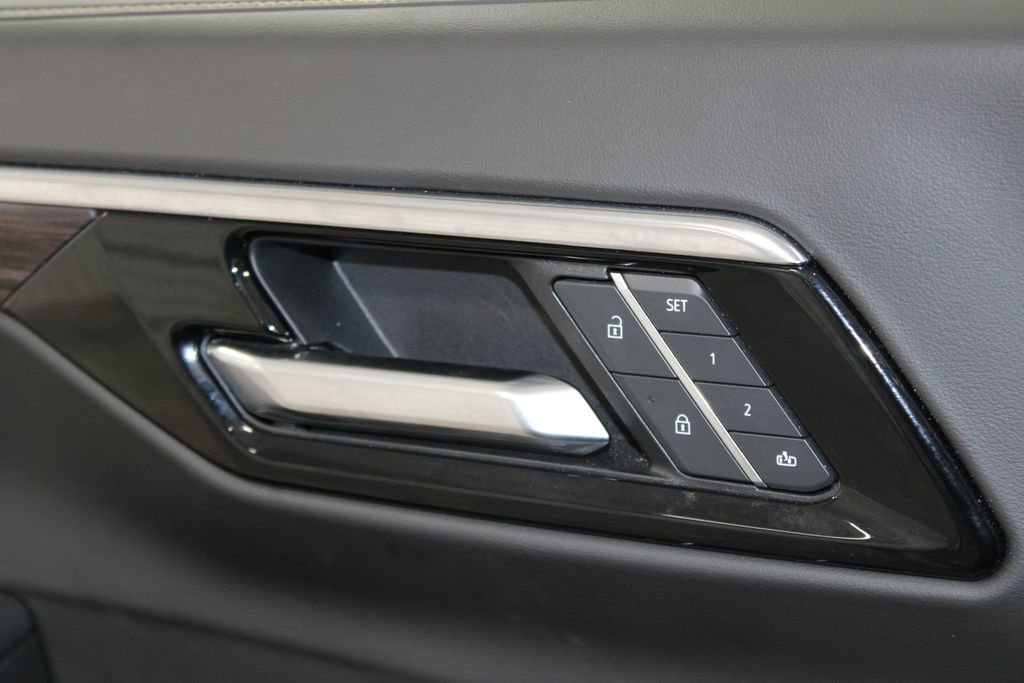 Used 2025 Chevrolet Tahoe Premier image 39