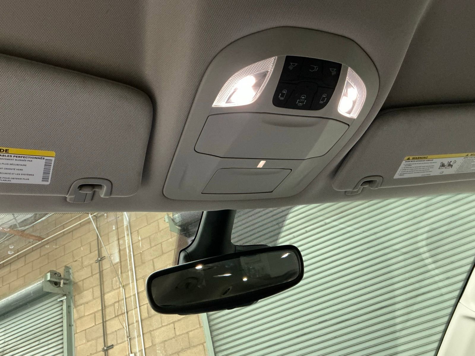 Used 2023 Chrysler Pacifica Touring-L image 37