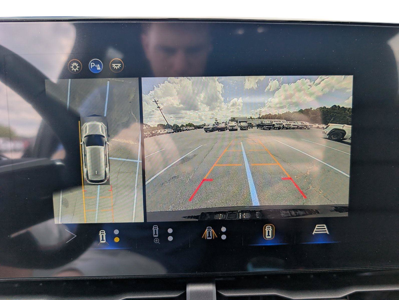 New 2026 Chevrolet Equinox RS w/ Convenience Package III FWD image 15