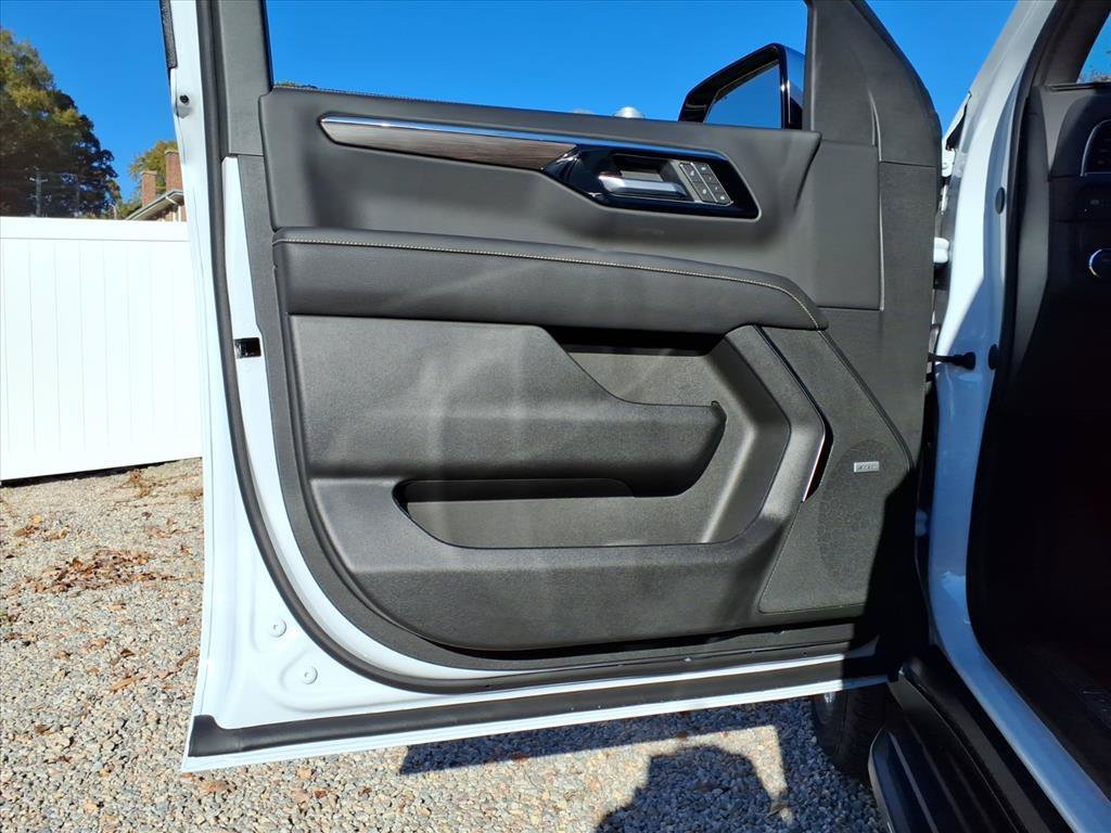 New 2026 Chevrolet Suburban Premier w/ Sun And Tow Package RWD image 15