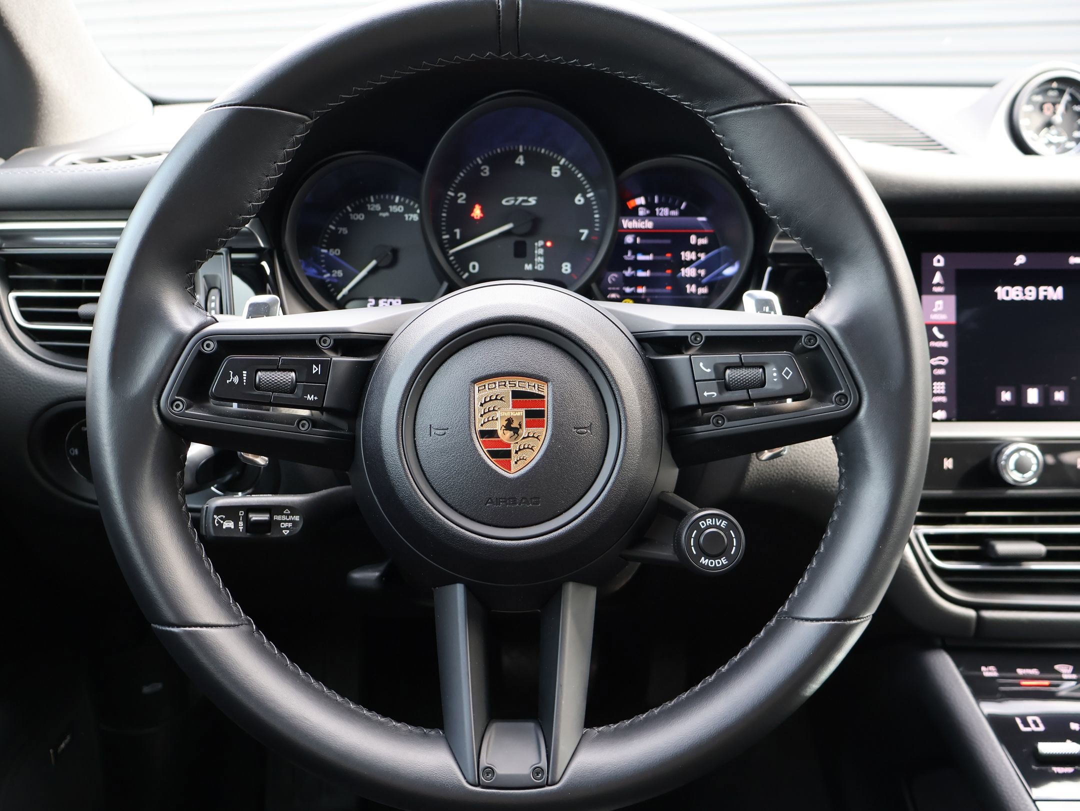 Certified 2024 Porsche Macan GTS image 16