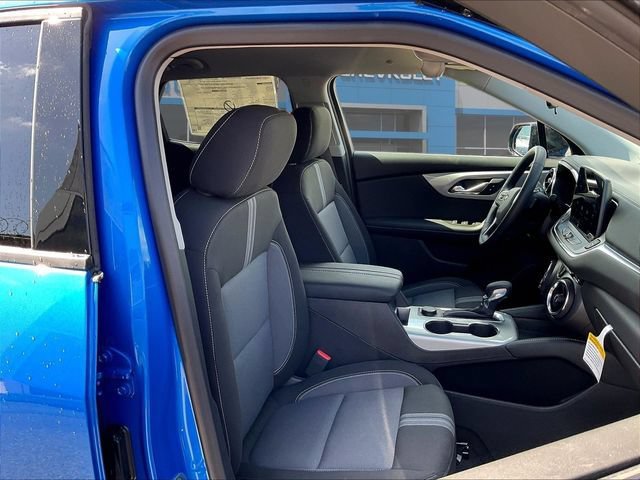 New 2026 Chevrolet Blazer LT w/ Midnight/Sport Edition FWD image 13