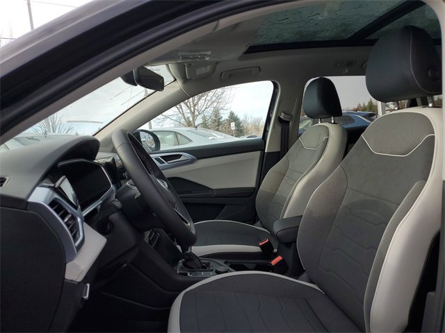 New 2026 Volkswagen Taos SE image 15