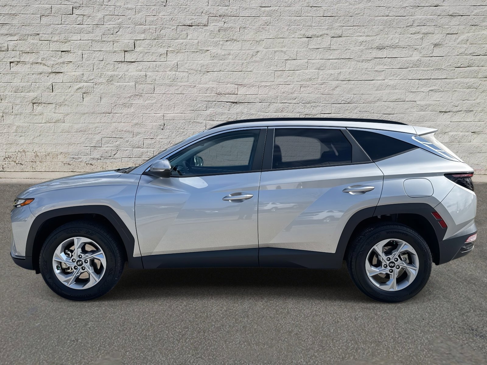 Used 2023 Hyundai Tucson SEL image 2
