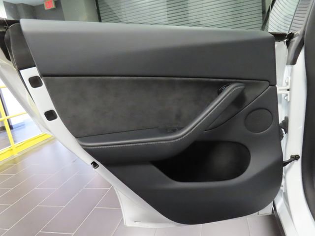 Used 2024 Tesla Model Y Long Range AWD/4WD image 10