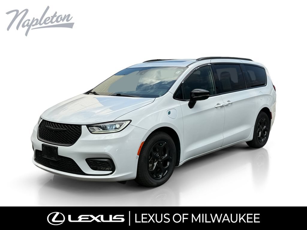 Used 2024 Chrysler Pacifica Premium