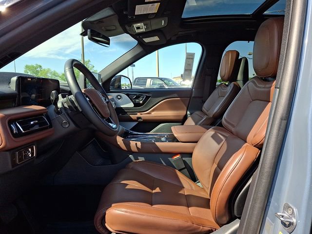 Used 2025 Lincoln Aviator Reserve w/ Equipment Group 201A image 12