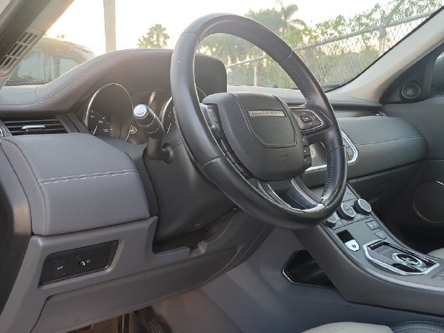 Used 2018 Land Rover Range Rover Evoque SE AWD/4WD image 8