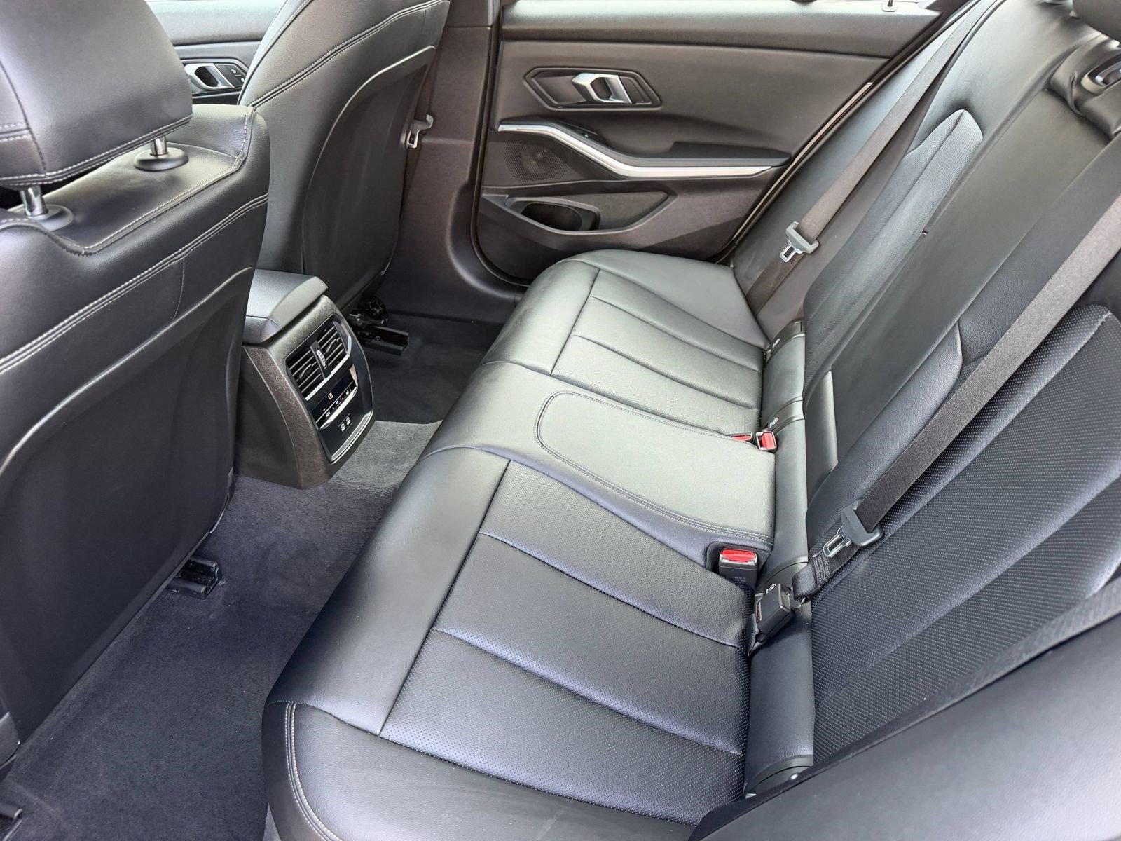 Certified 2026 BMW 330i Sedan RWD image 22