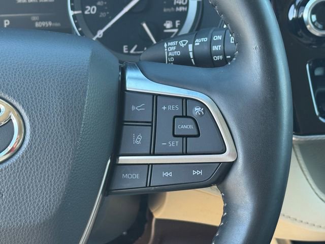 Used 2021 Toyota Highlander Platinum image 30
