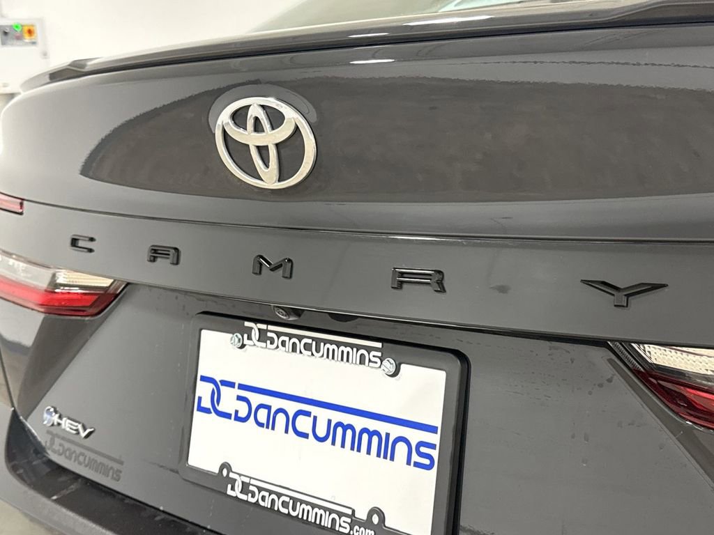 Used 2025 Toyota Camry SE w/ Convenience Package image 26