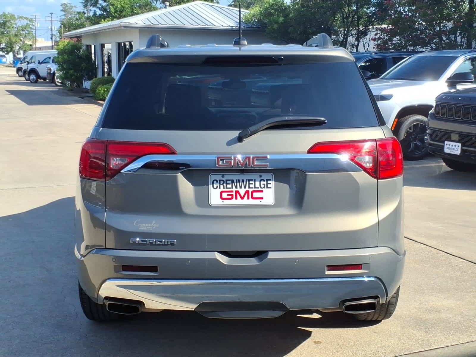 Certified 2019 GMC Acadia Denali w/ Technology Package FWD image 31