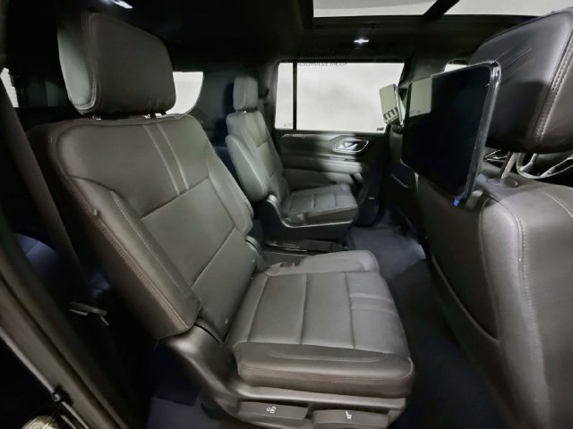 Used 2023 Chevrolet Suburban RST w/ Luxury Package AWD/4WD image 31