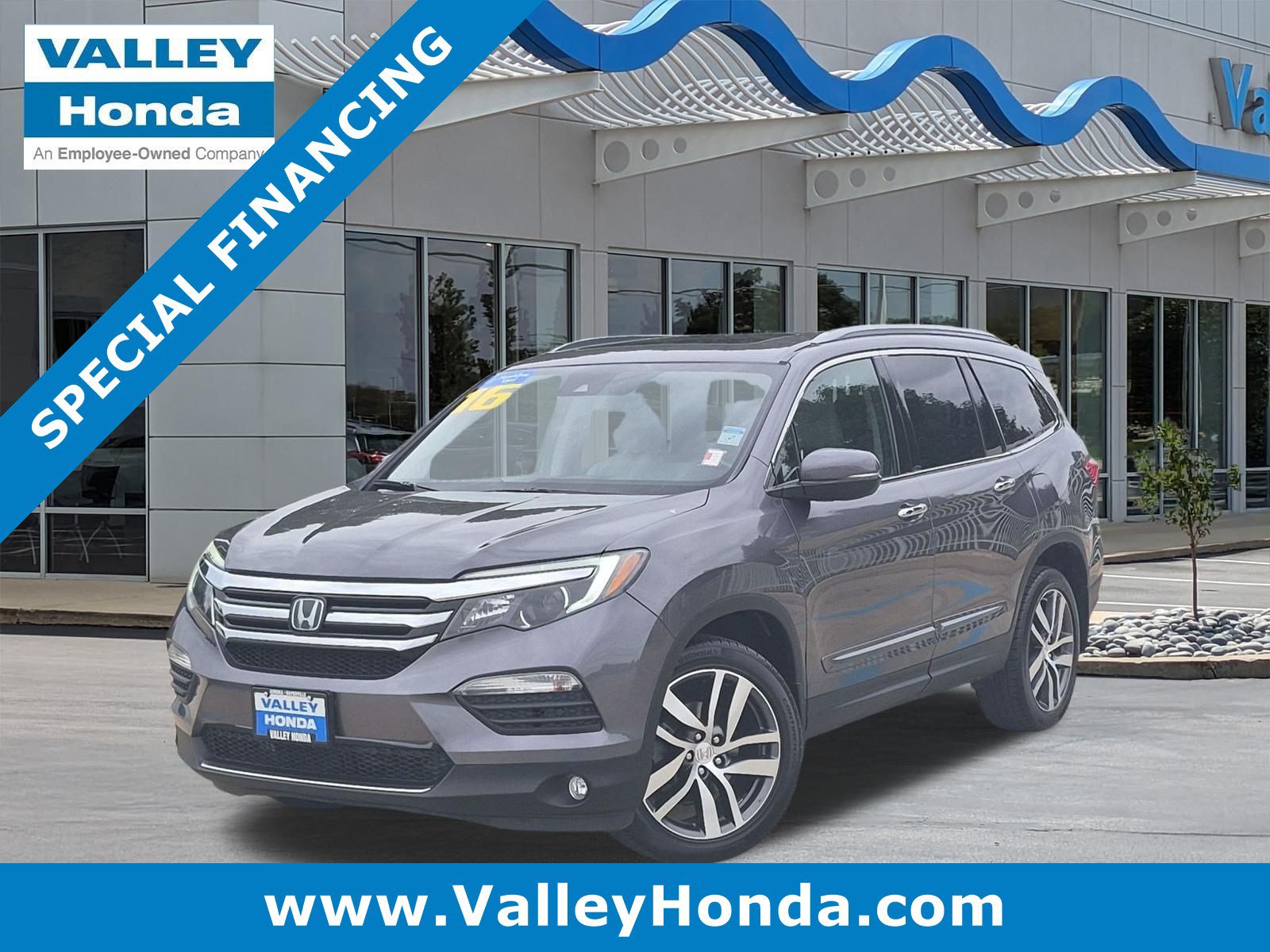Used 2016 Honda Pilot Touring image 1