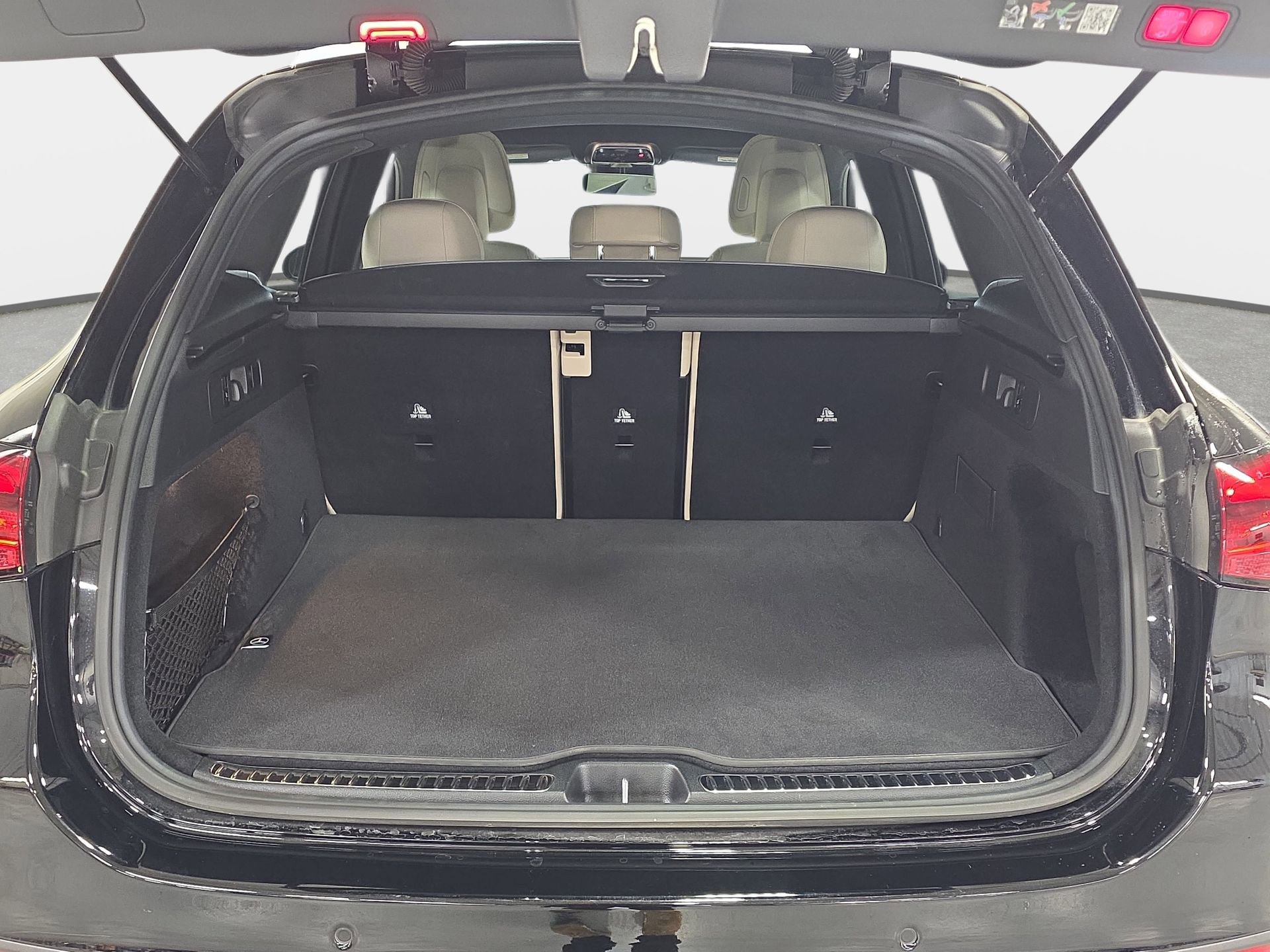 Used 2025 Mercedes-Benz GLC 300 4MATIC image 12