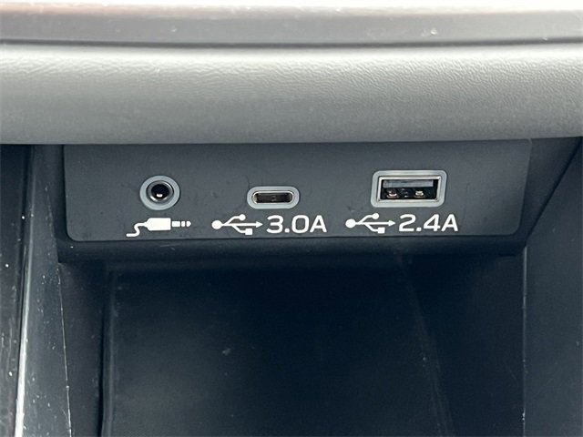 Used 2023 Subaru Outback Premium image 28