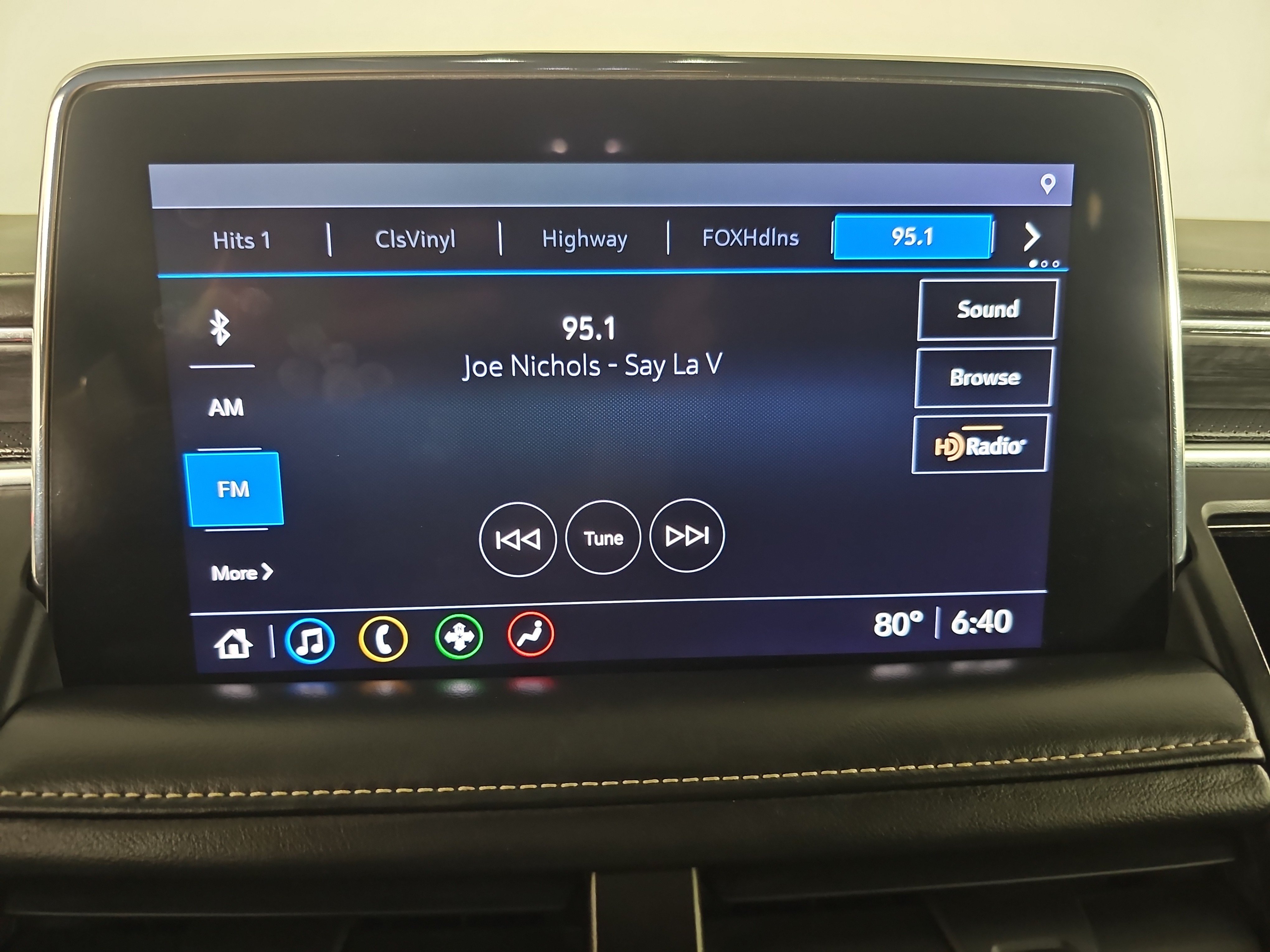 Used 2021 GMC Yukon XL SLT AWD/4WD image 28