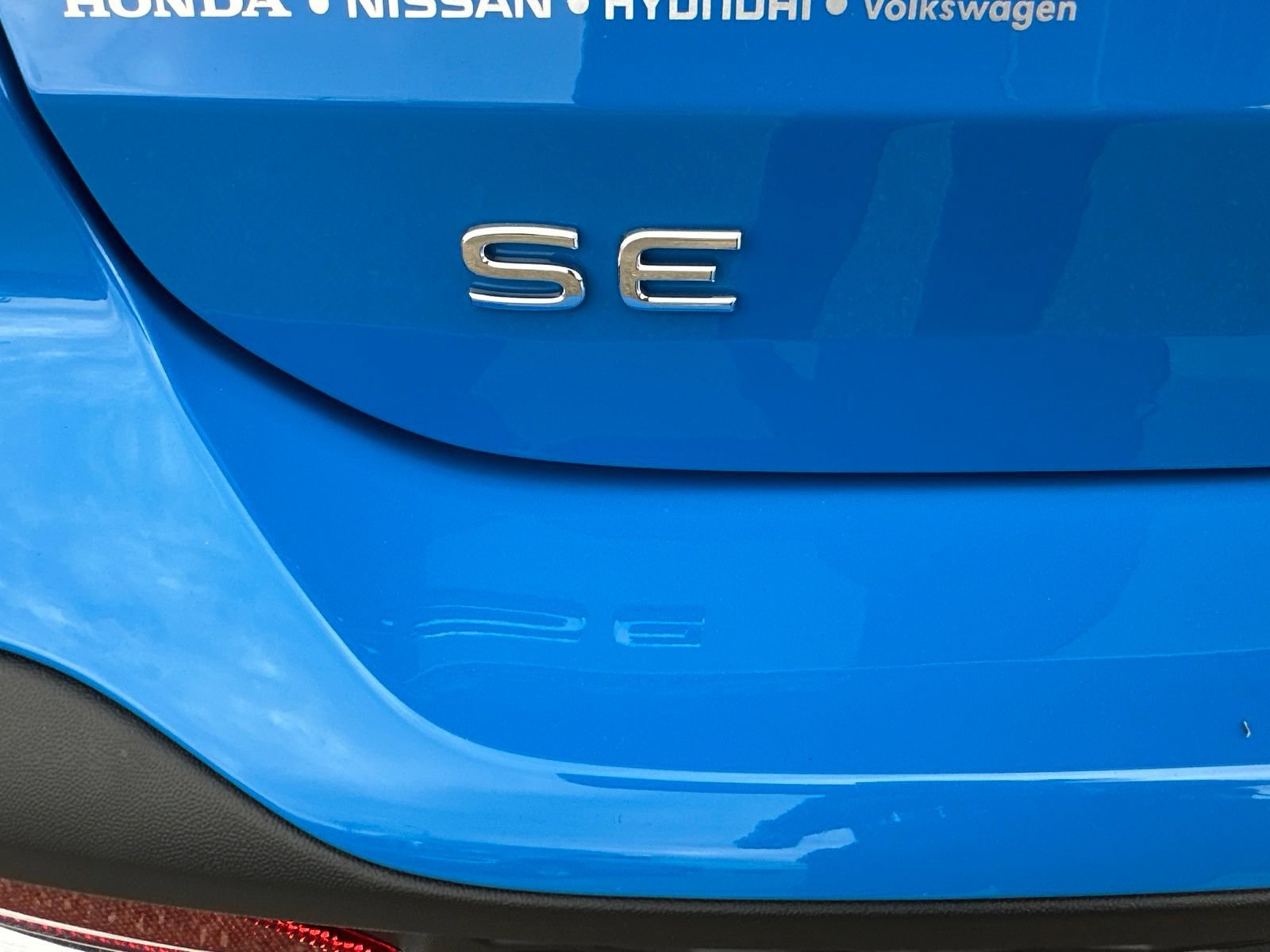 Certified 2025 Volkswagen Taos SE AWD/4WD image 7