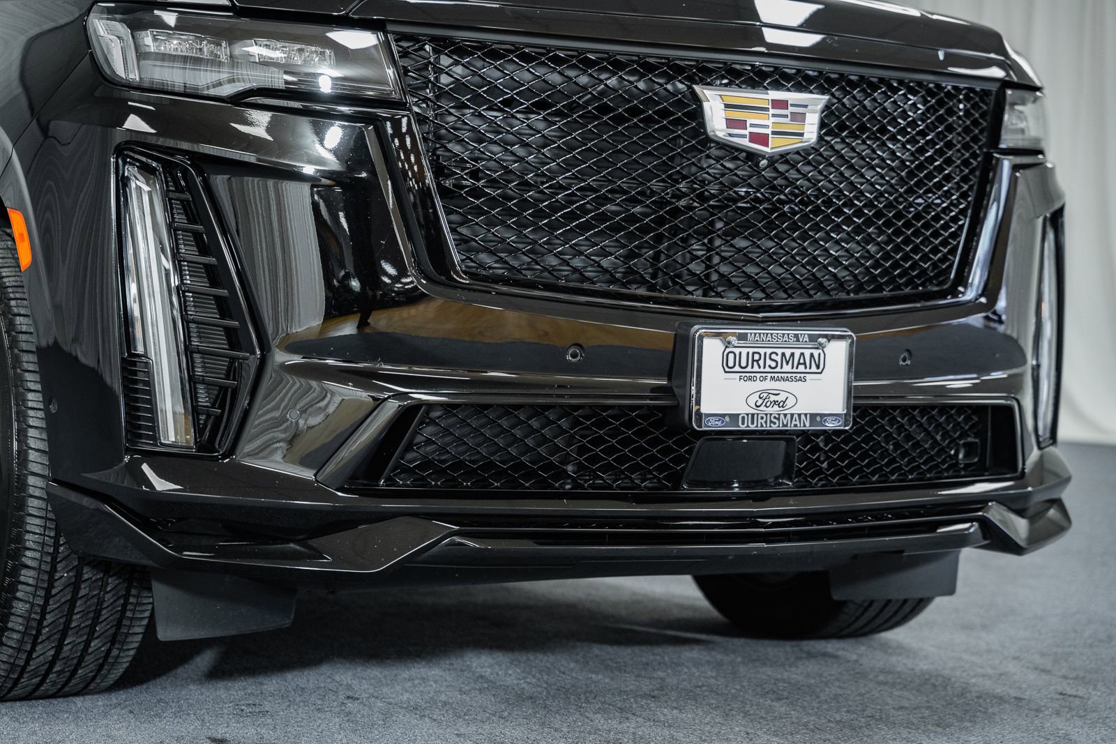 Used 2023 Cadillac Escalade V w/ LPO, Floor Liner Package image 19