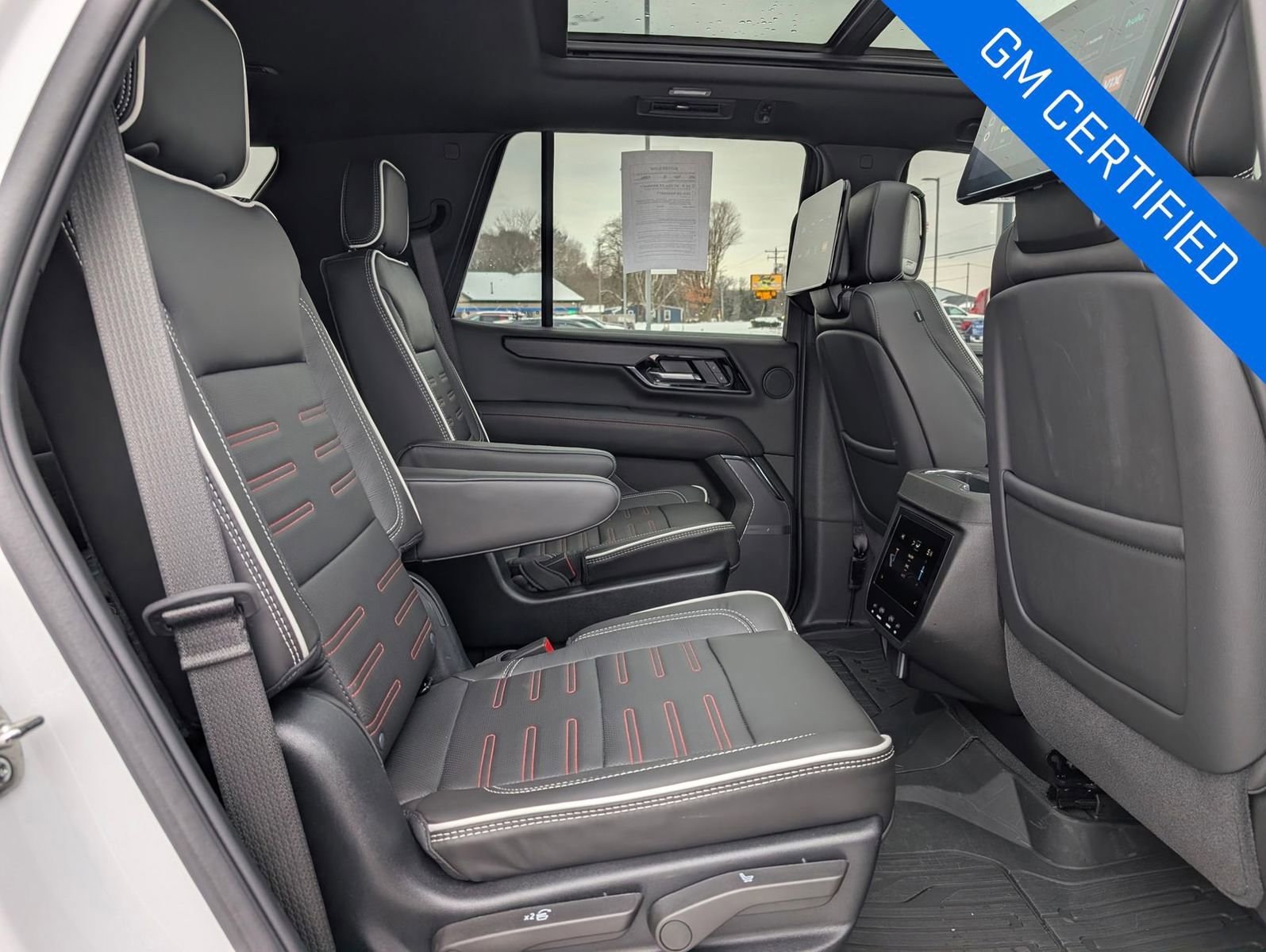 Used 2025 GMC Yukon AT4 Ultimate w/ LPO, Floor Liner Package image 46