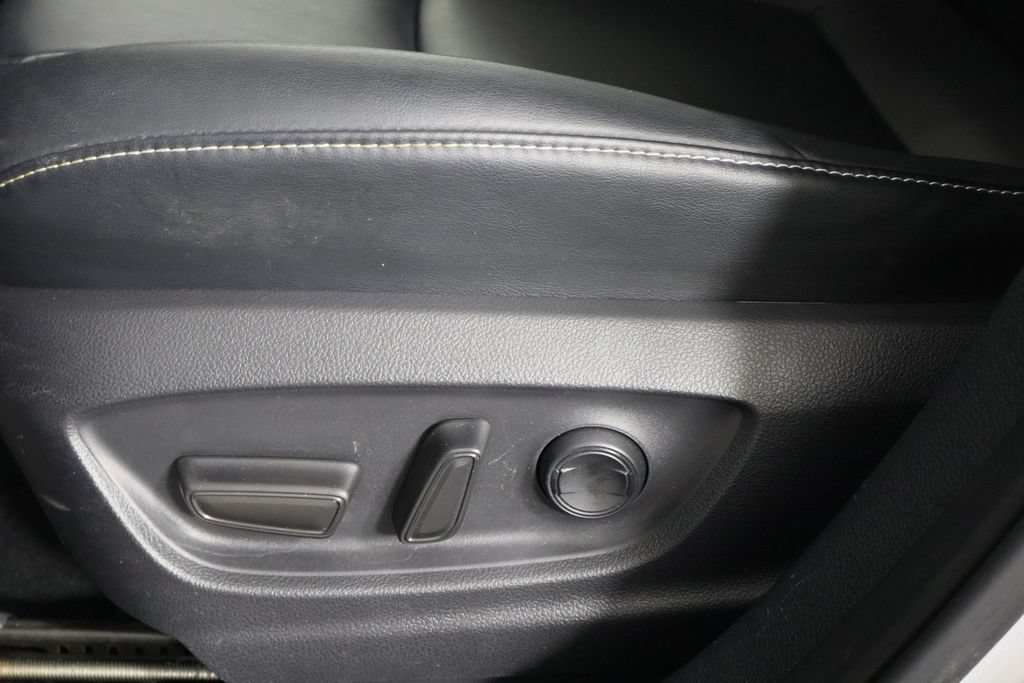 Used 2020 Toyota Prius Prime XLE FWD image 16