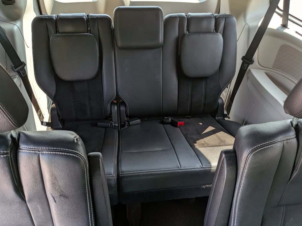Used 2017 Dodge Grand Caravan SXT w/ Driver Convenience Group FWD image 24