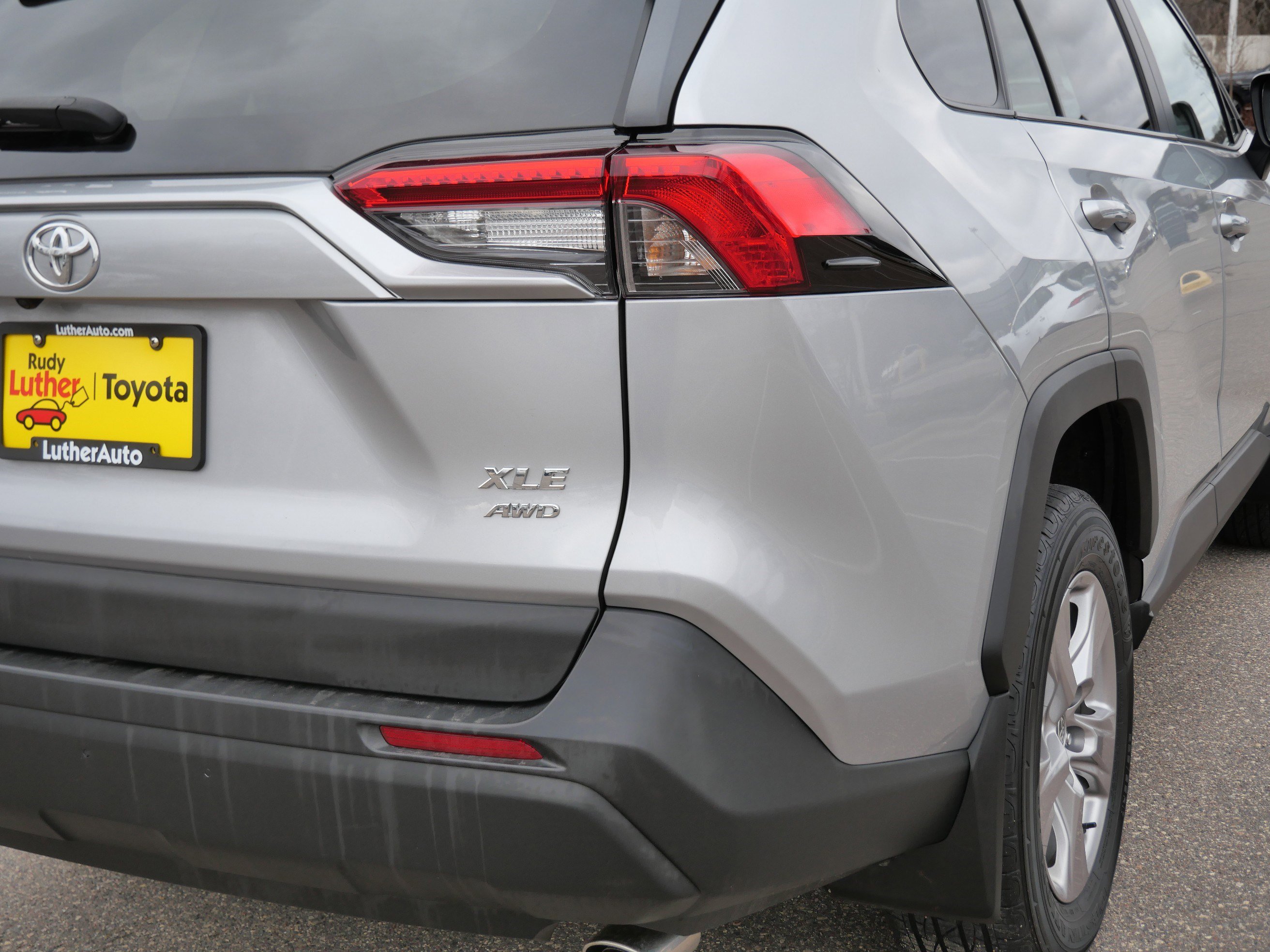 Certified 2022 Toyota RAV4 XLE w/ Convenience Package image 18