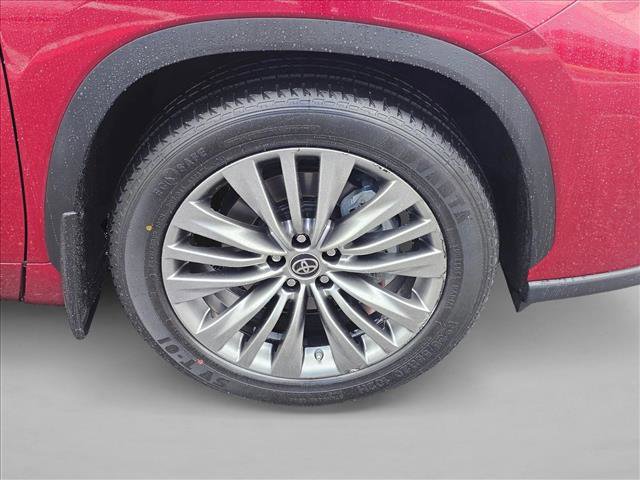 Used 2020 Toyota Highlander XLE AWD/4WD image 9