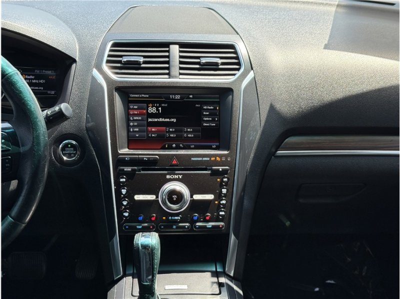 Used 2016 Ford Explorer Limited image 45