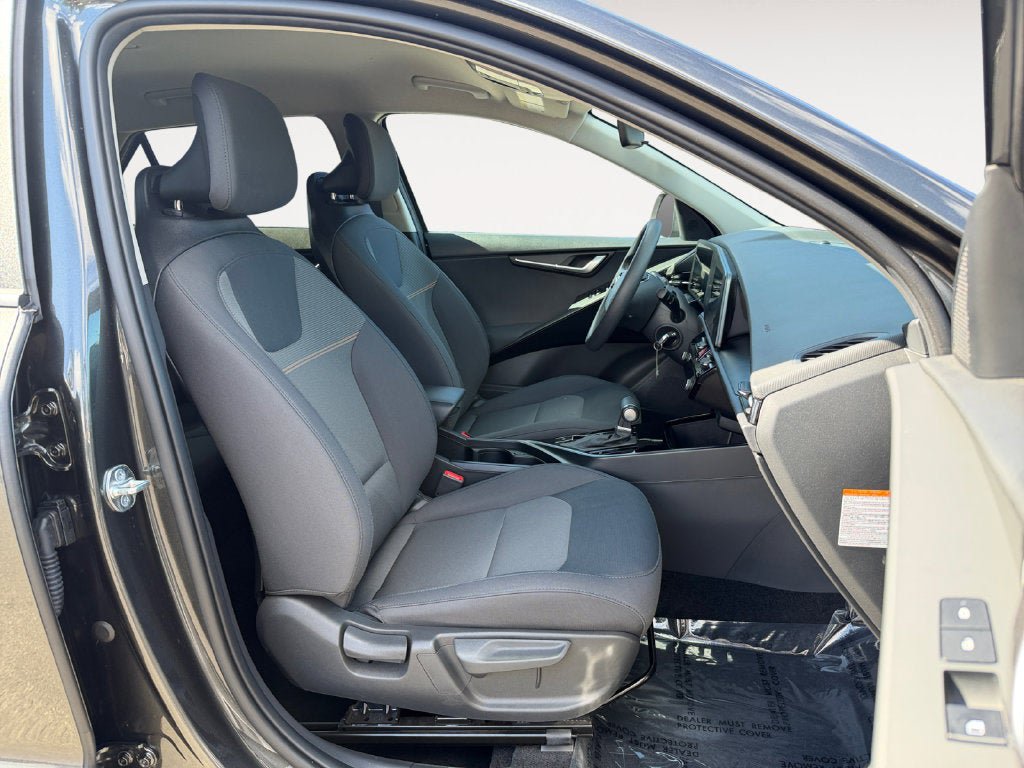 Used 2025 Kia Niro LX FWD image 25