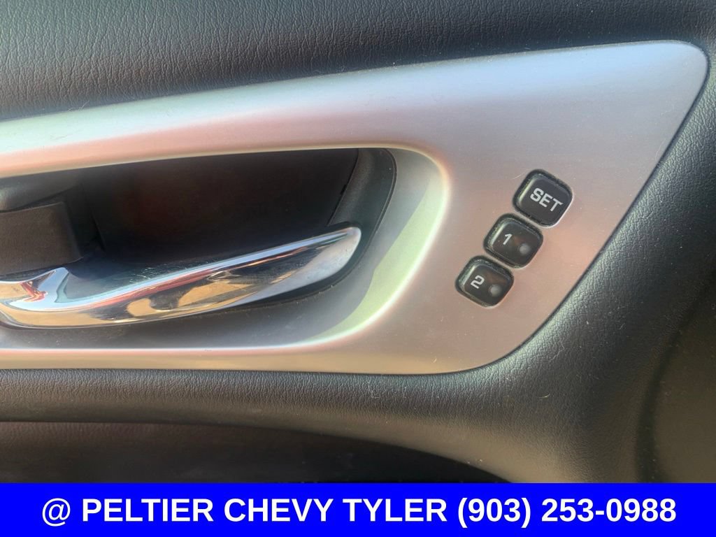 Used 2017 Nissan Pathfinder Platinum FWD image 13