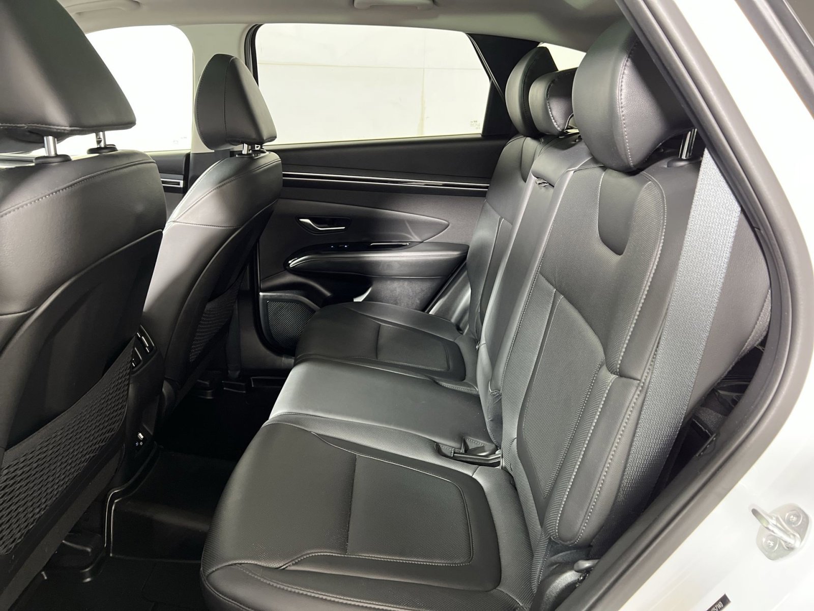 Used 2023 Hyundai Tucson Limited w/ Winter Package image 25