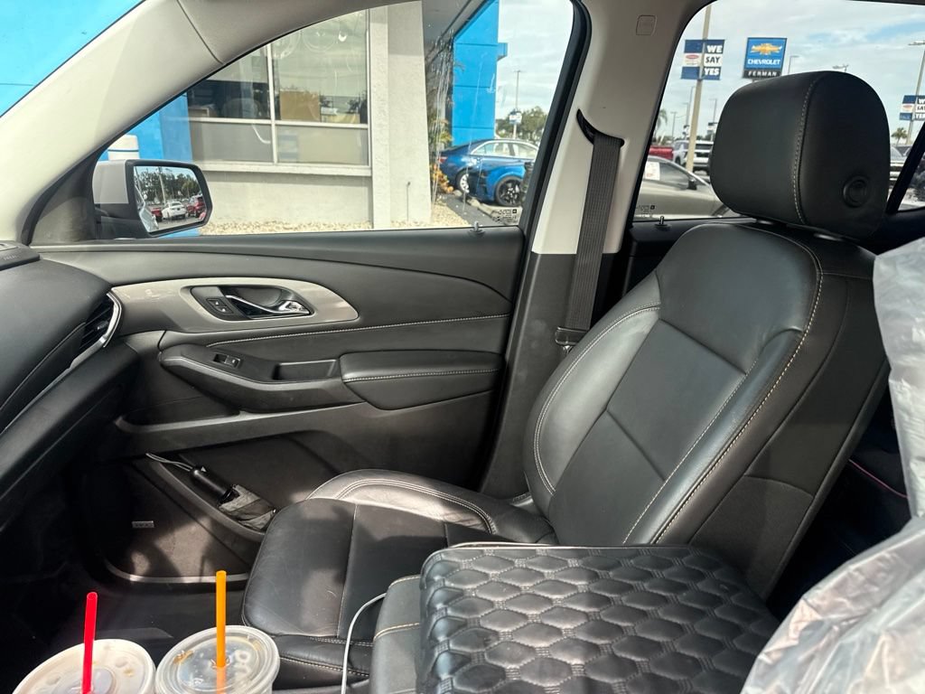 Certified 2021 Chevrolet Traverse RS w/ LPO, Cargo Package FWD image 15