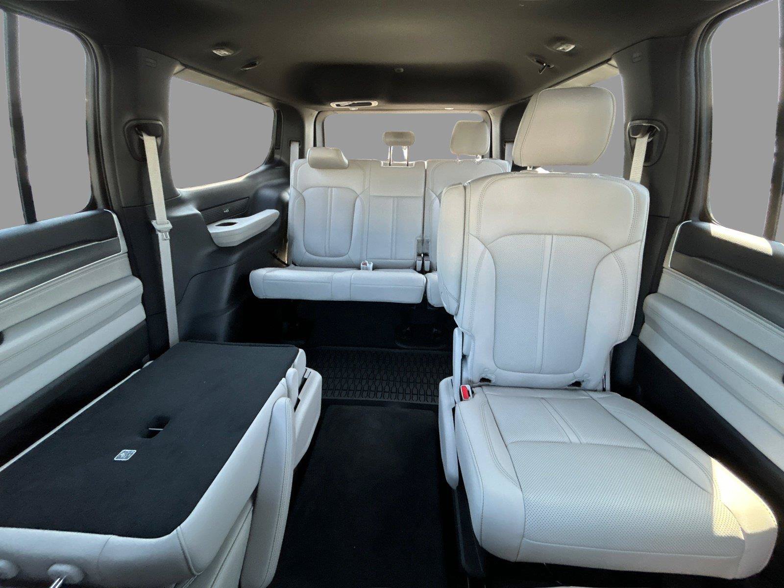 New 2026 Jeep Grand Wagoneer 2WD image 30