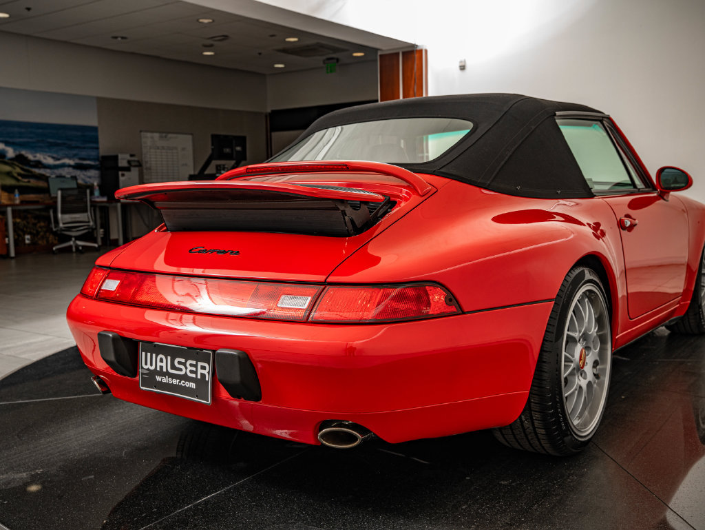 Used 1995 Porsche 911 Carrera RWD image 27