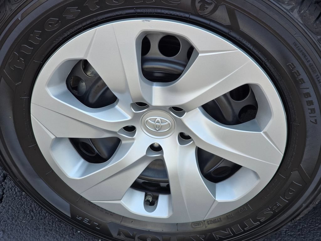 Certified 2025 Toyota RAV4 LE AWD/4WD image 10