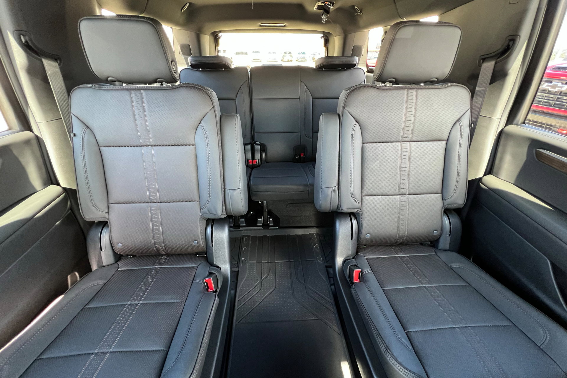 New 2026 Chevrolet Suburban High Country image 27